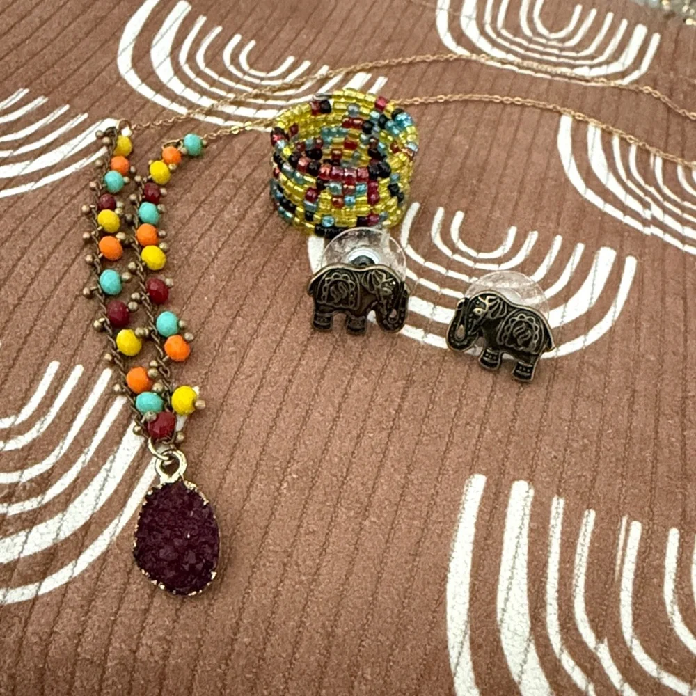 Beaded Jewelry Set with Elephant Earrings - Picture 1 of 1